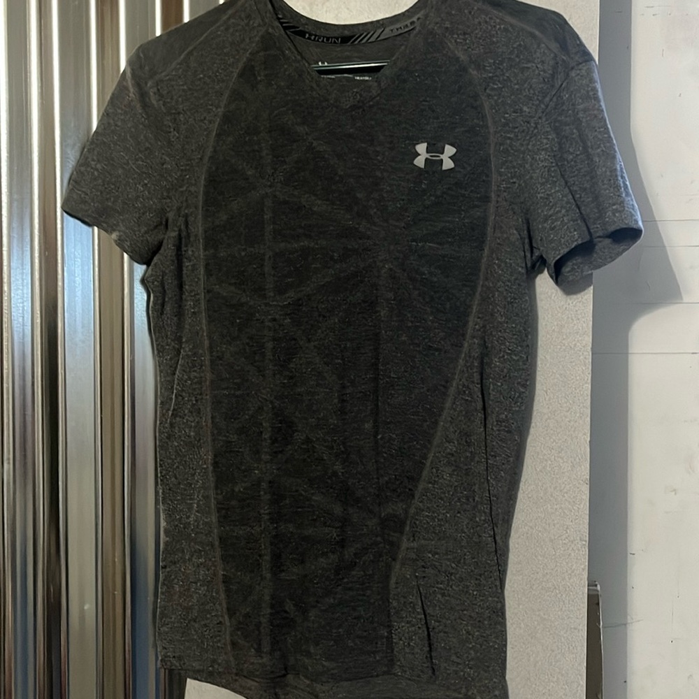 Under Armour Men’s Short Sleeve Fitted Heatgear Small Gray Shirt